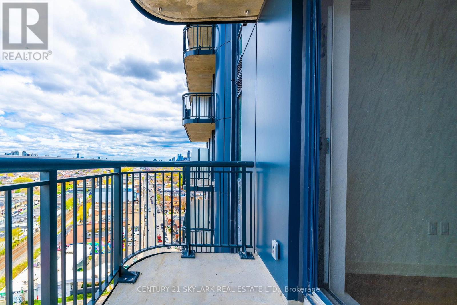 1404 - 1185 Dupont Street, Toronto, Ontario  M6H 0G5 - Photo 19 - W13073824