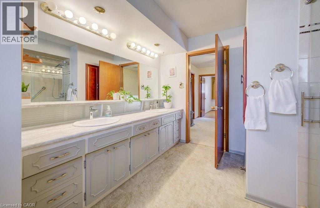 564 Glen Manor Boulevard, Waterloo, Ontario  N2L 4T6 - Photo 29 - 40820028