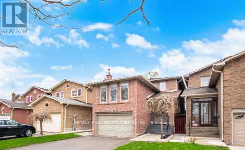 1596 Lewes Way, Mississauga, Ontario  L4W 3L2 - Photo 2 - W13063792