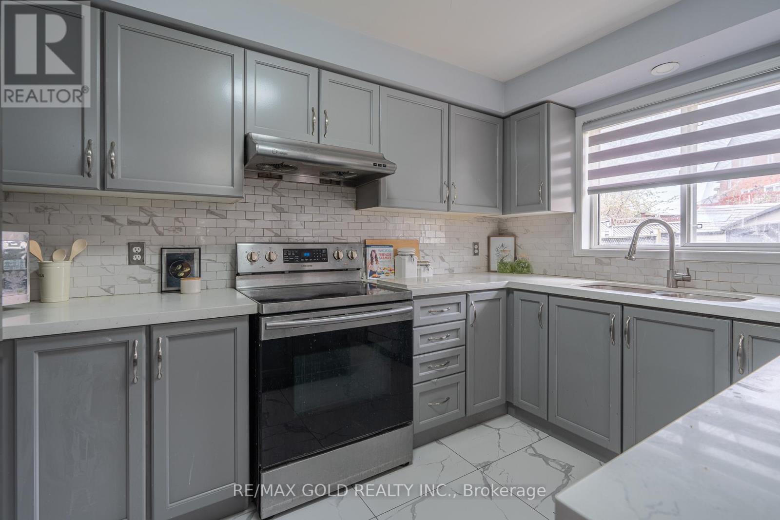 104 Sunny Meadow Boulevard, Brampton, Ontario  L6R 2C5 - Photo 16 - W13070954