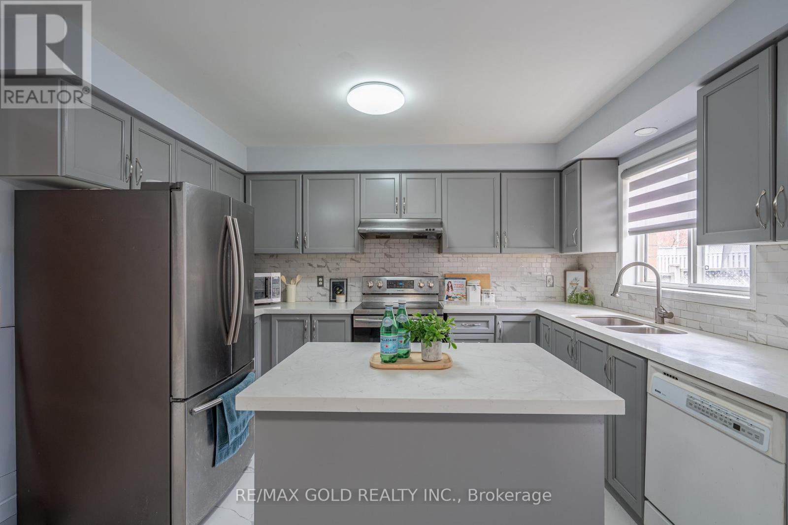 104 Sunny Meadow Boulevard, Brampton, Ontario  L6R 2C5 - Photo 15 - W13070954