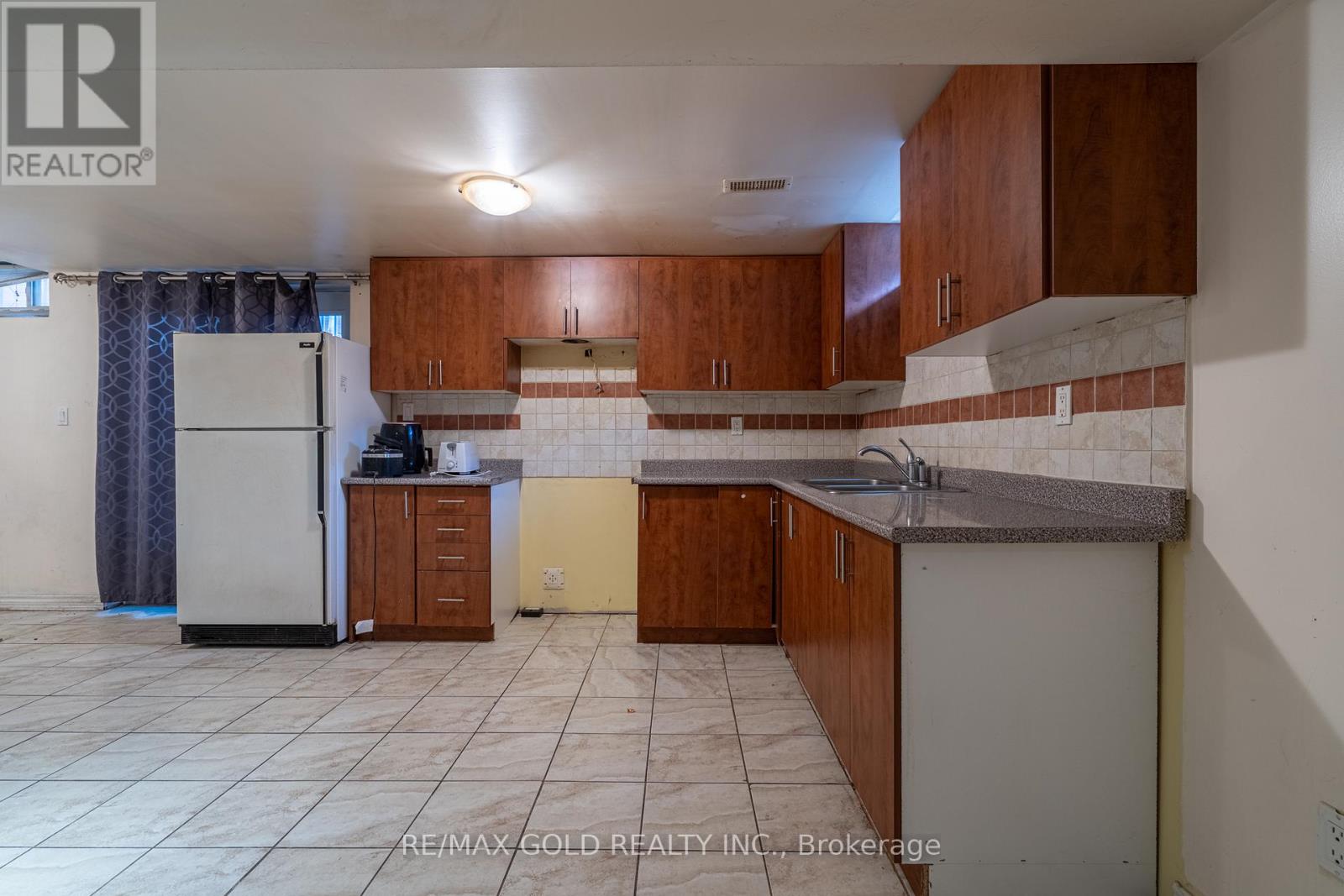 104 Sunny Meadow Boulevard, Brampton, Ontario  L6R 2C5 - Photo 37 - W13070954