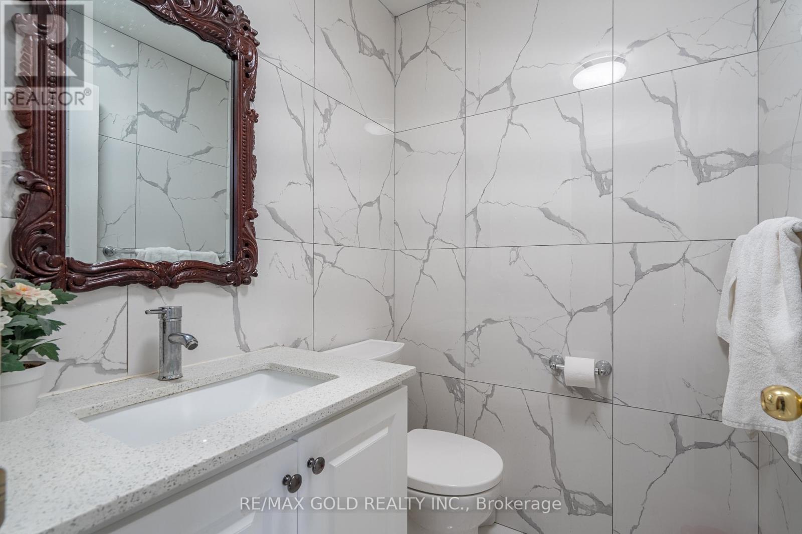 104 Sunny Meadow Boulevard, Brampton, Ontario  L6R 2C5 - Photo 8 - W13070954