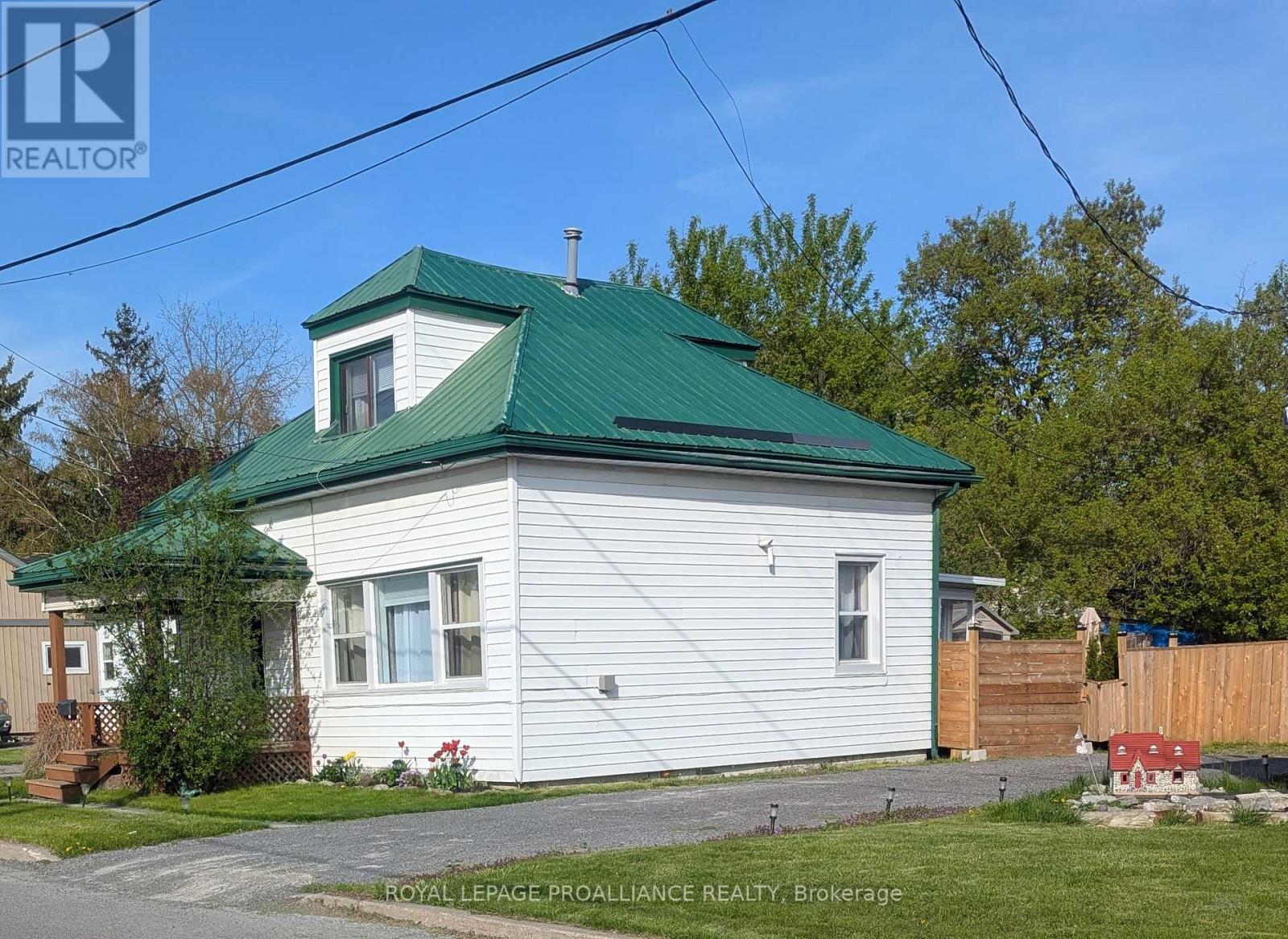 17 Meyers Street, Quinte West, Ontario  K8V 1W5 - Photo 33 - X13058850