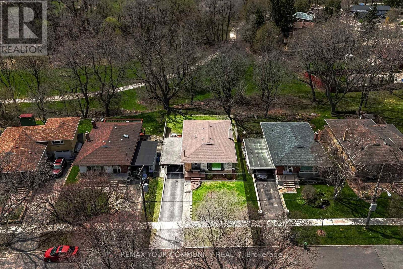 54 Applefield Drive, Toronto, Ontario  M1P 3X9 - Photo 4 - E13046944