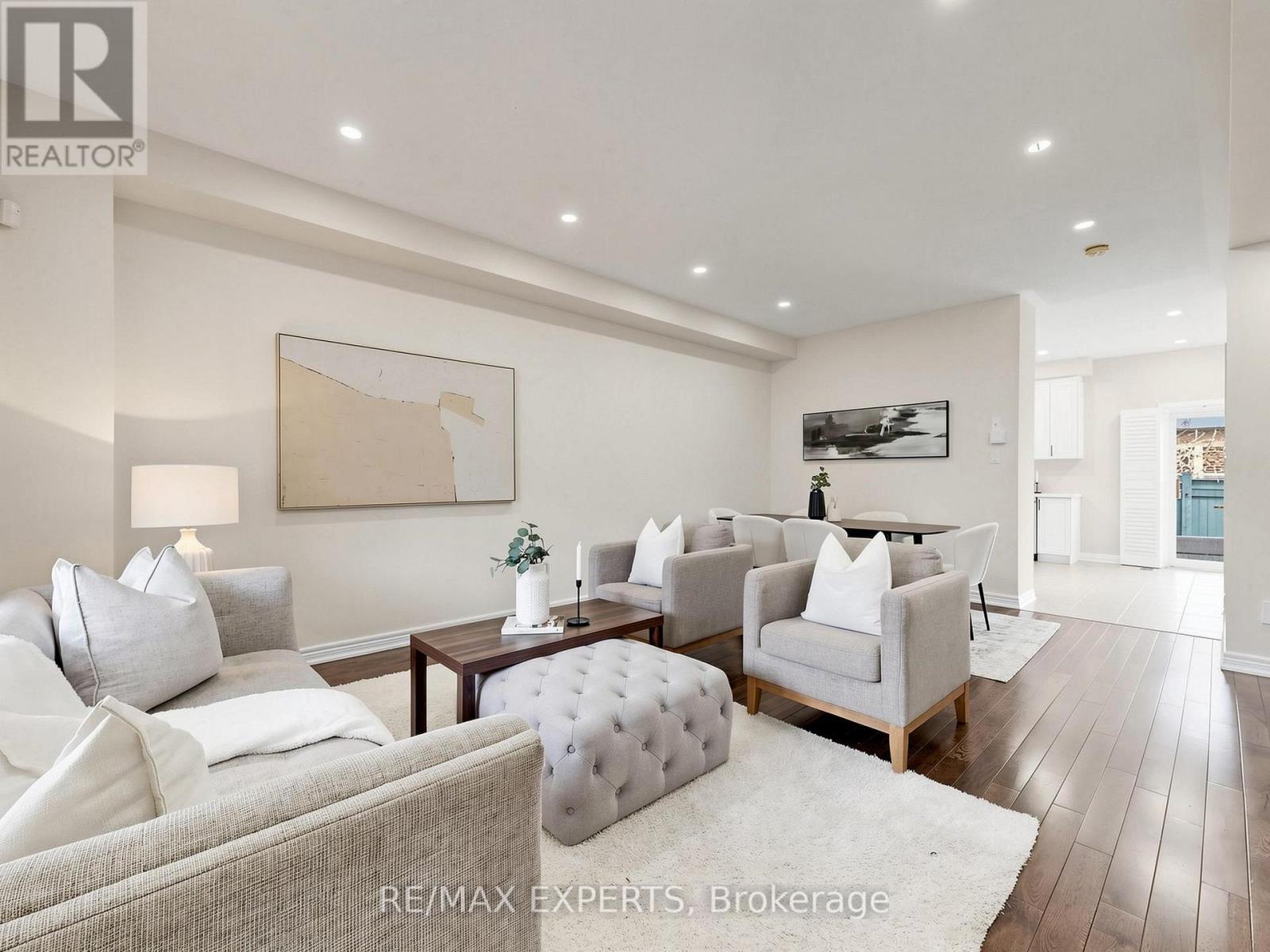 30 Johncrest Way, Vaughan, Ontario  L4H 2K6 - Photo 4 - N13069852