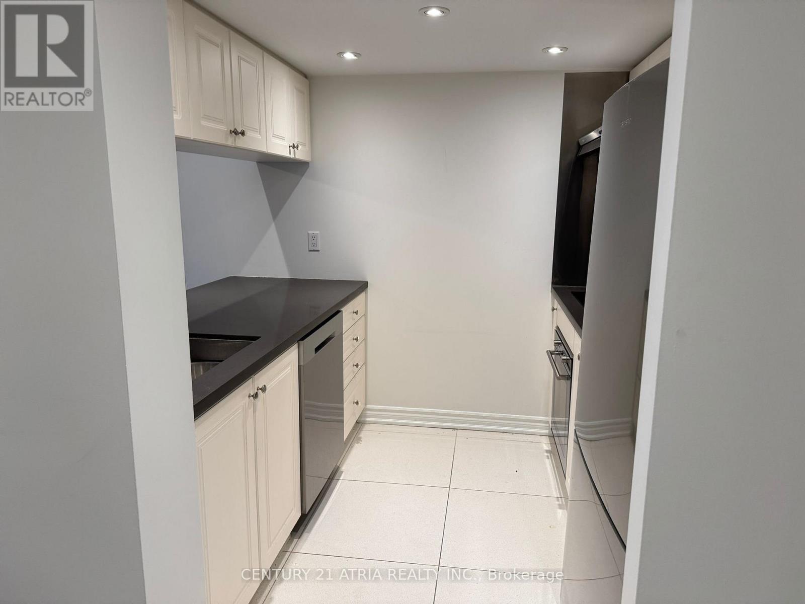 1807 - 38 Elm Street, Toronto, Ontario  M5G 2K5 - Photo 2 - C13075558