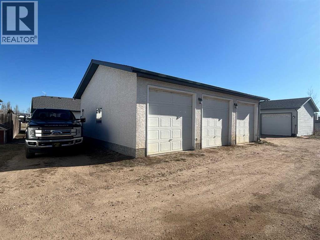 4036 55 Avenue, Whitecourt, Alberta  T7S 1C5 - Photo 2 - A2307002