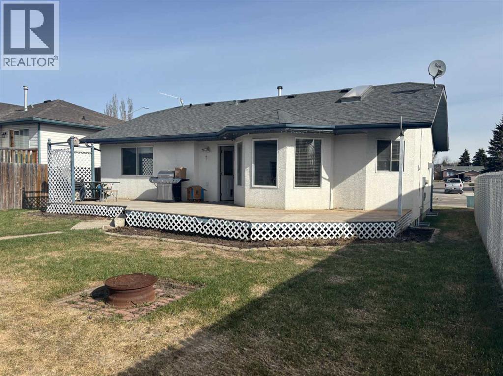 4036 55 Avenue, Whitecourt, Alberta  T7S 1C5 - Photo 3 - A2307002