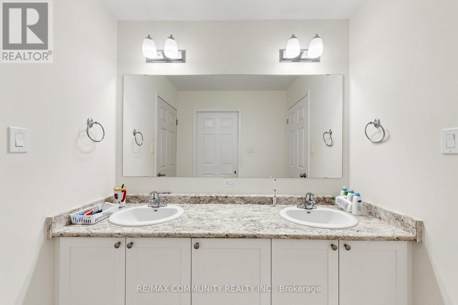 2021 Kurelo Drive, Oshawa, Ontario  L1K 0W7 - Photo 25 - E13075598