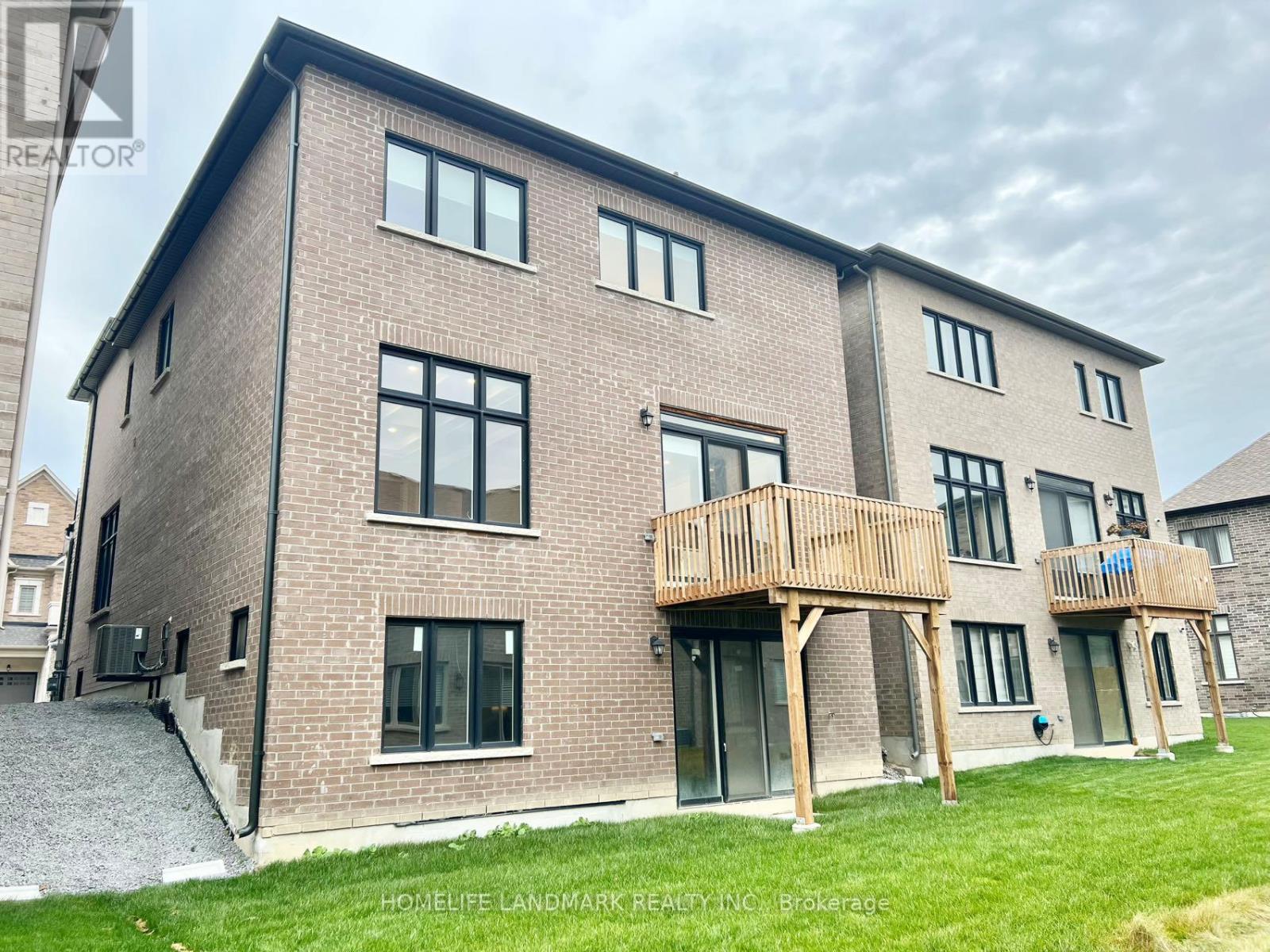 9 Perigo Court, Richmond Hill, Ontario  L4E 1K3 - Photo 2 - N13075618