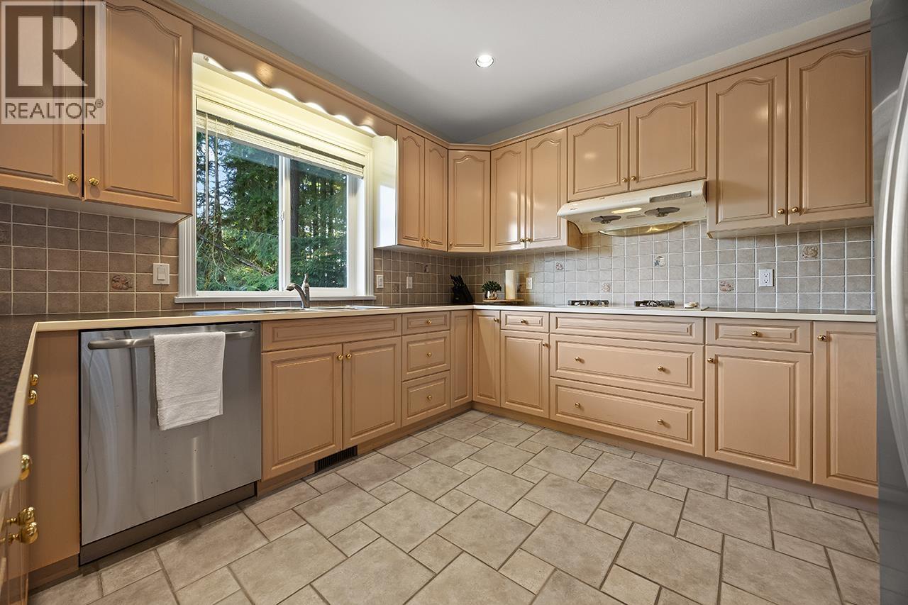 2970 Forestridge Place, Coquitlam, British Columbia  V3E 3M6 - Photo 15 - R3117820