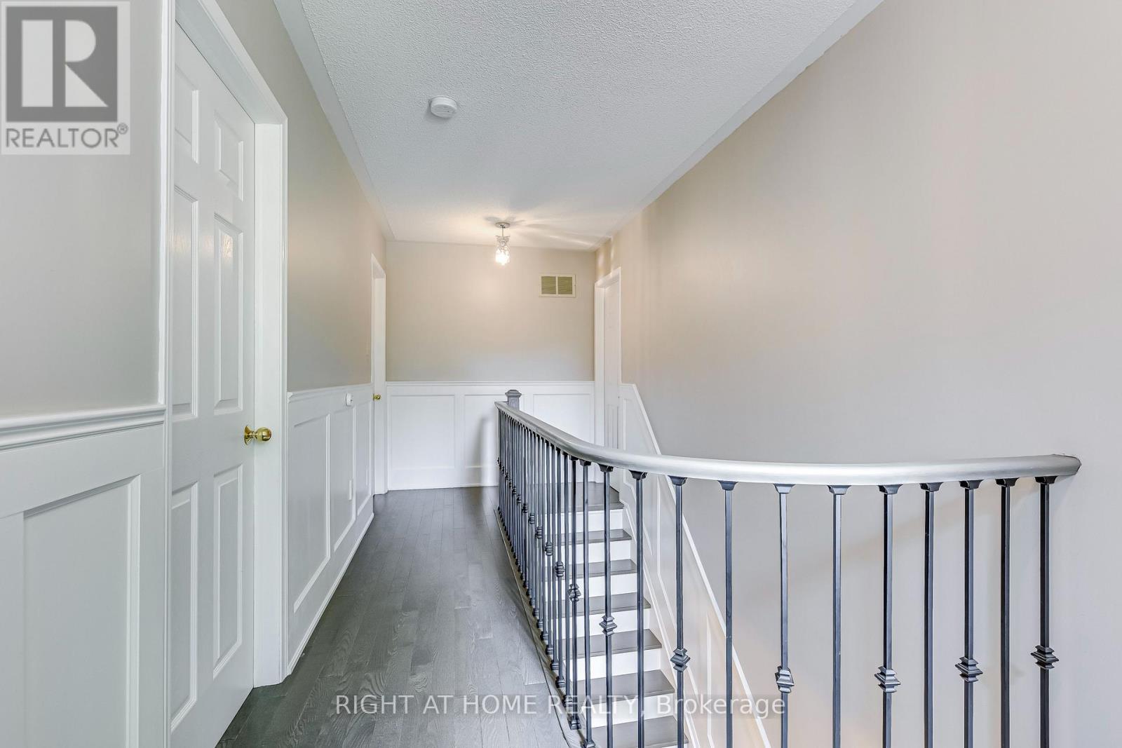 1092 Old Oak Drive, Oakville, Ontario  L6M 3K4 - Photo 18 - W13075584