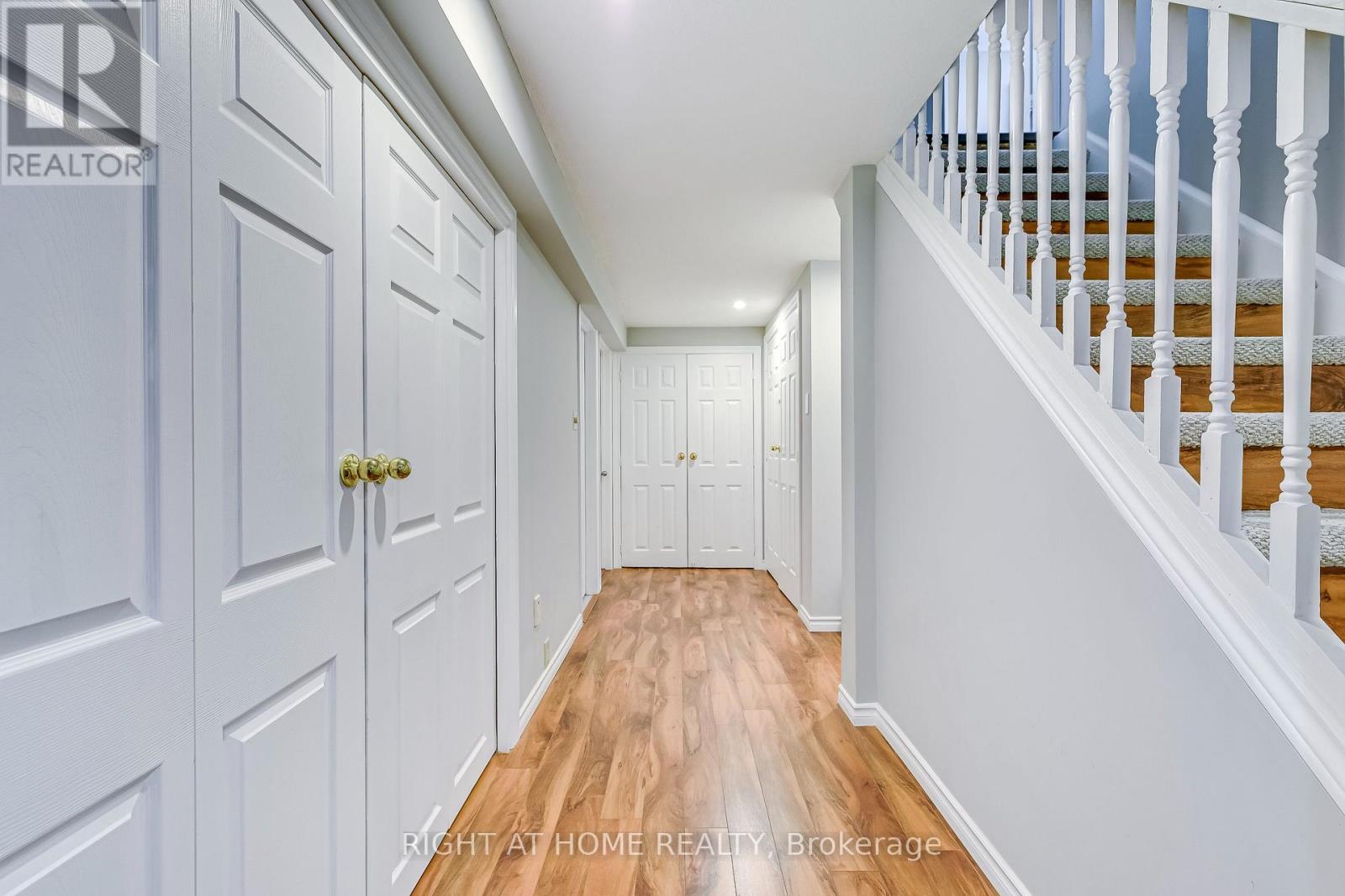 1092 Old Oak Drive, Oakville, Ontario  L6M 3K4 - Photo 28 - W13075584
