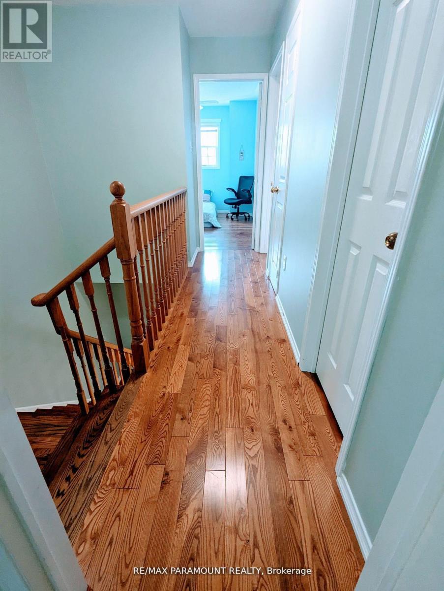 37 Wickstead Court, Brampton, Ontario  L6R 1N8 - Photo 10 - W13075594
