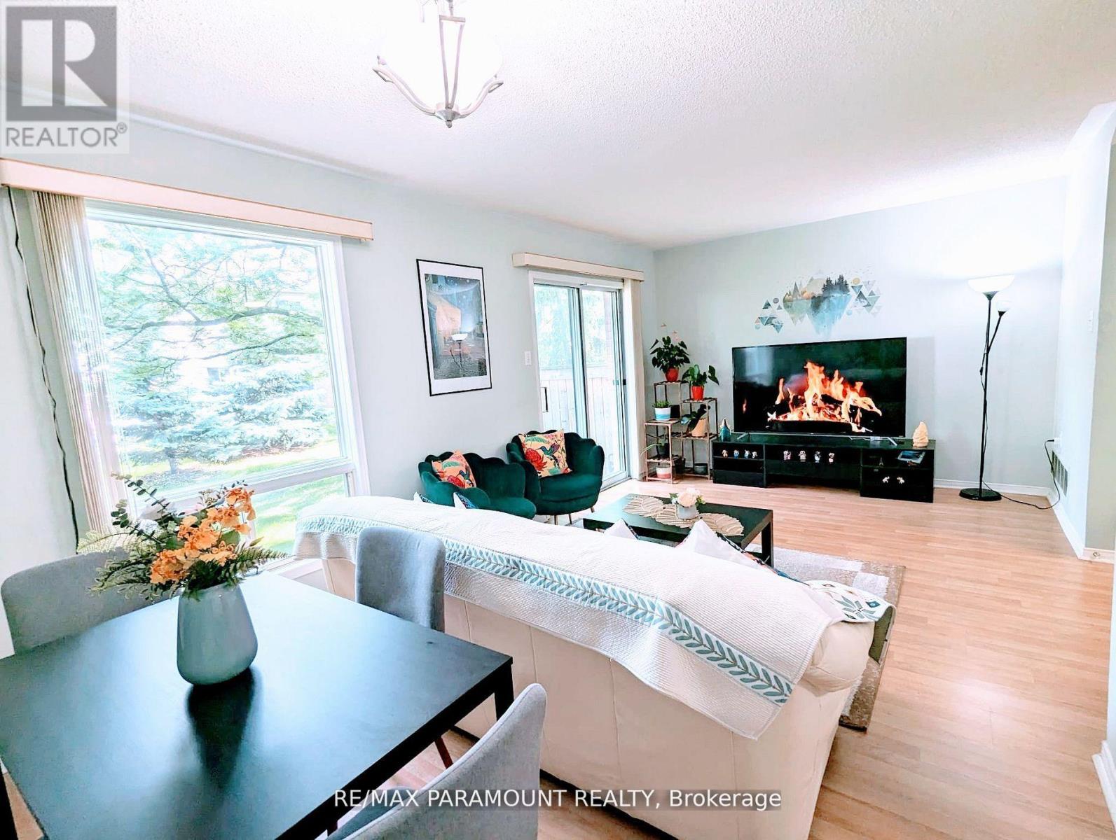 37 Wickstead Court, Brampton, Ontario  L6R 1N8 - Photo 6 - W13075594