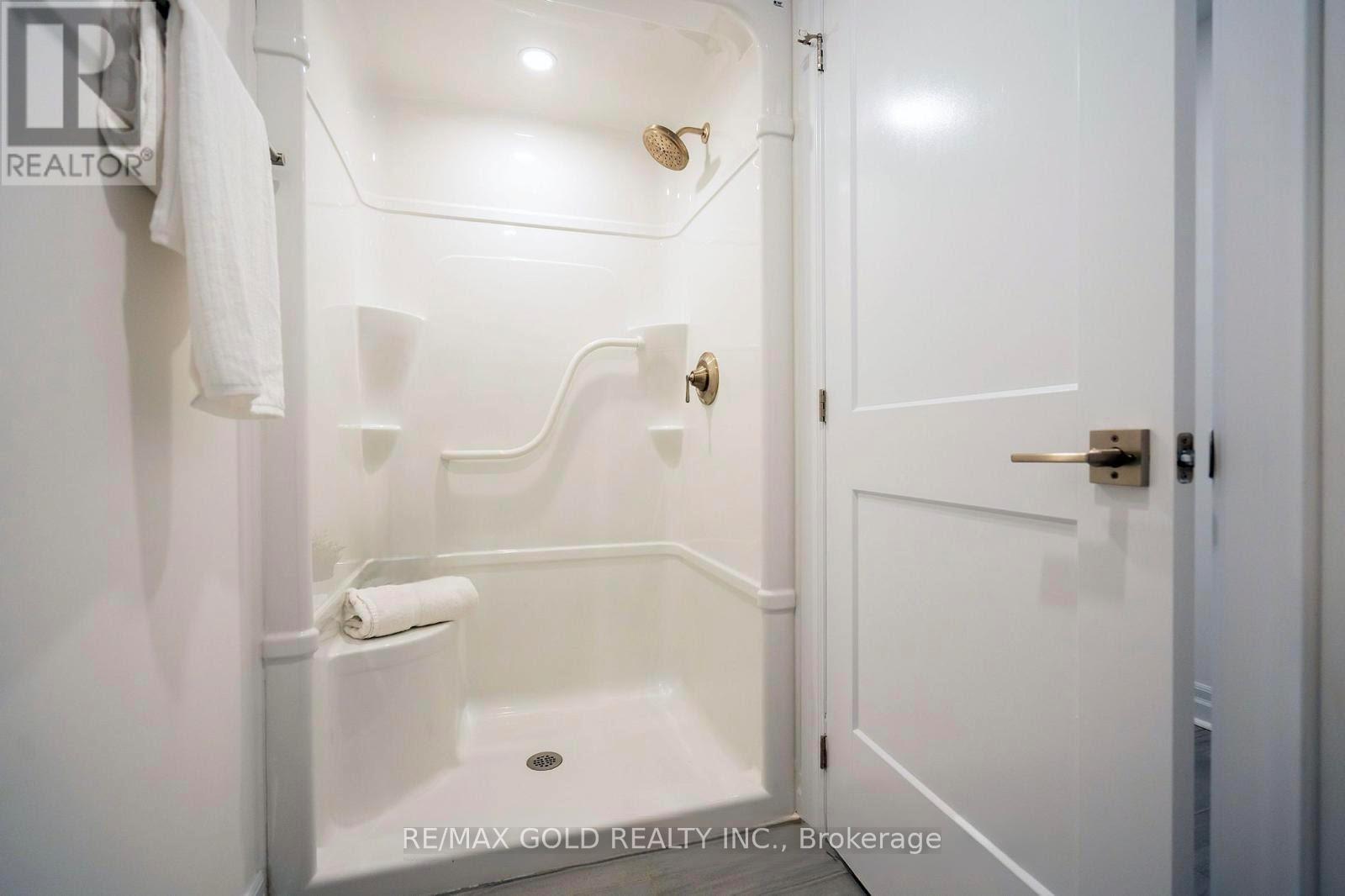 7507 Splendour Drive, Niagara Falls, Ontario  L2H 2Y6 - Photo 11 - X13075570