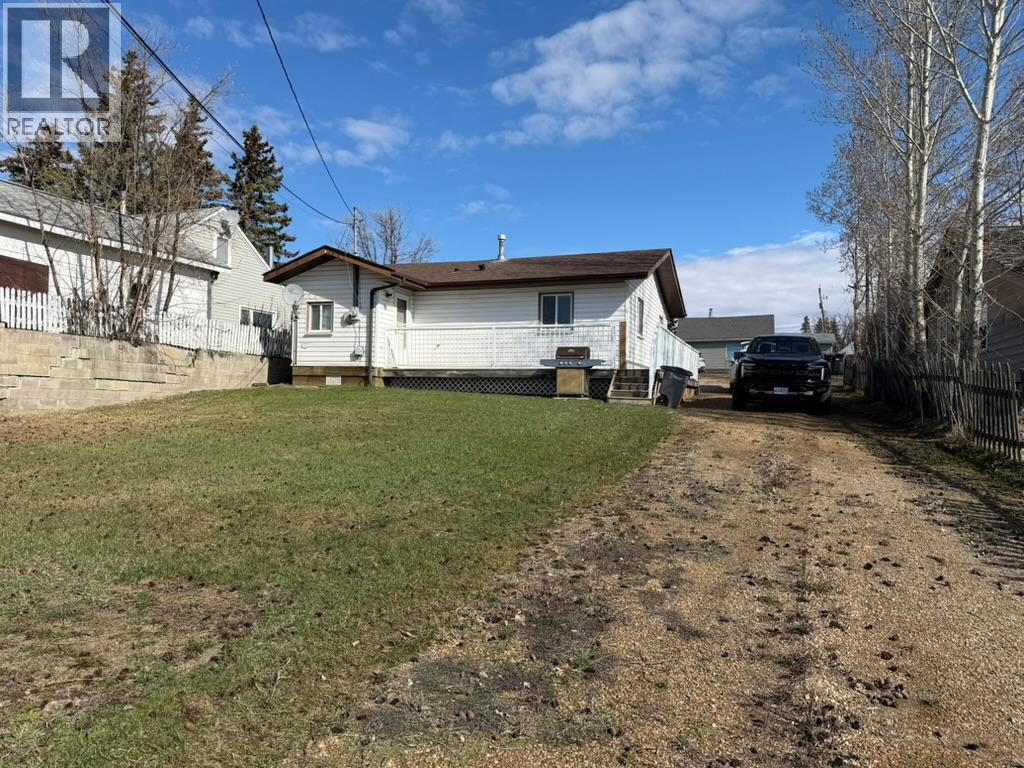 309 100a Avenue, Dawson Creek, British Columbia  V1G 1X5 - Photo 3 - 10385706