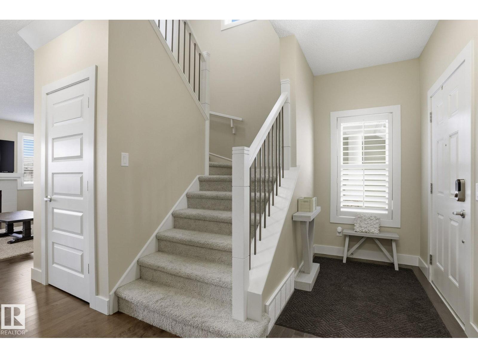1915 77 St Sw, Edmonton, Alberta  T6X 1V9 - Photo 5 - E4480859
