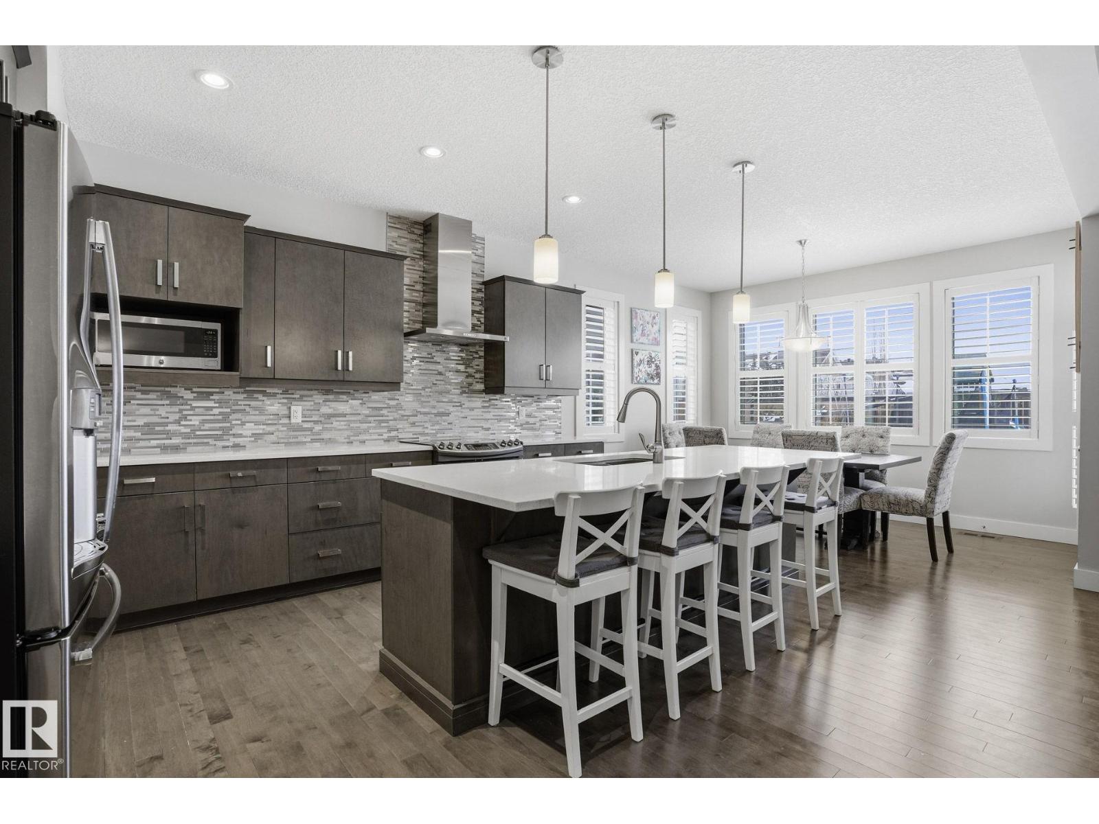 1915 77 St Sw, Edmonton, Alberta  T6X 1V9 - Photo 3 - E4480859