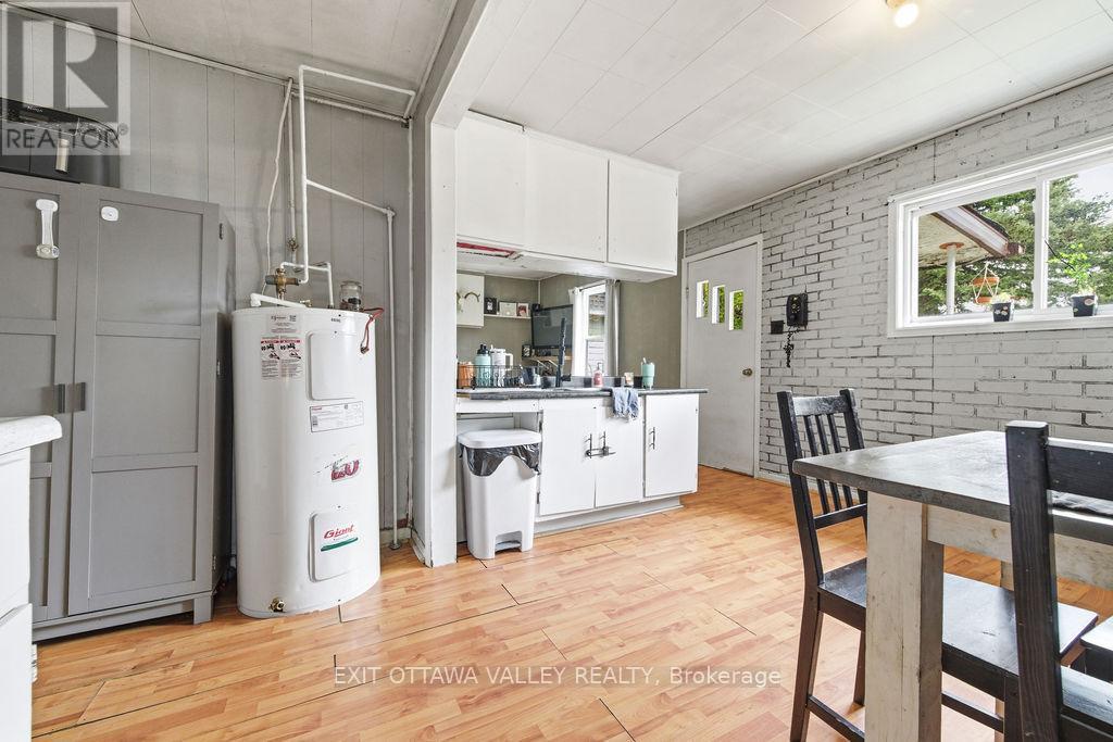 528 Almira Street, Pembroke, Ontario  K8A 3Z9 - Photo 4 - X13075638