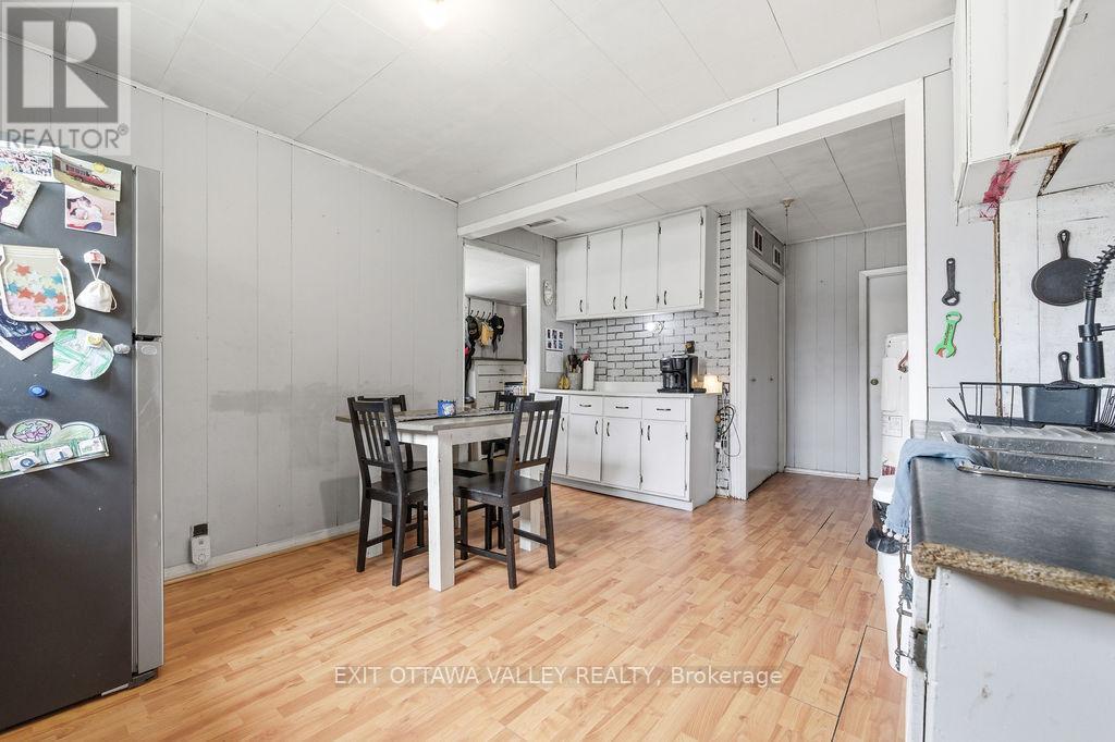 528 Almira Street, Pembroke, Ontario  K8A 3Z9 - Photo 5 - X13075638