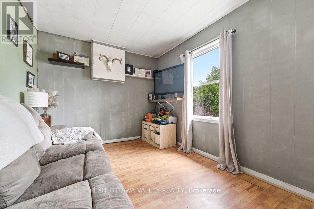 528 Almira Street, Pembroke, Ontario  K8A 3Z9 - Photo 8 - X13075638