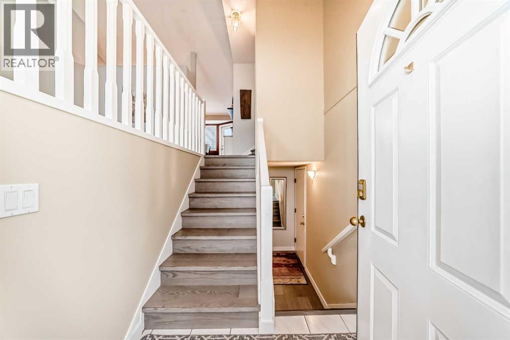 19 Sunlake Gardens Se, Calgary, Alberta  T2X 3G4 - Photo 10 - A2300691