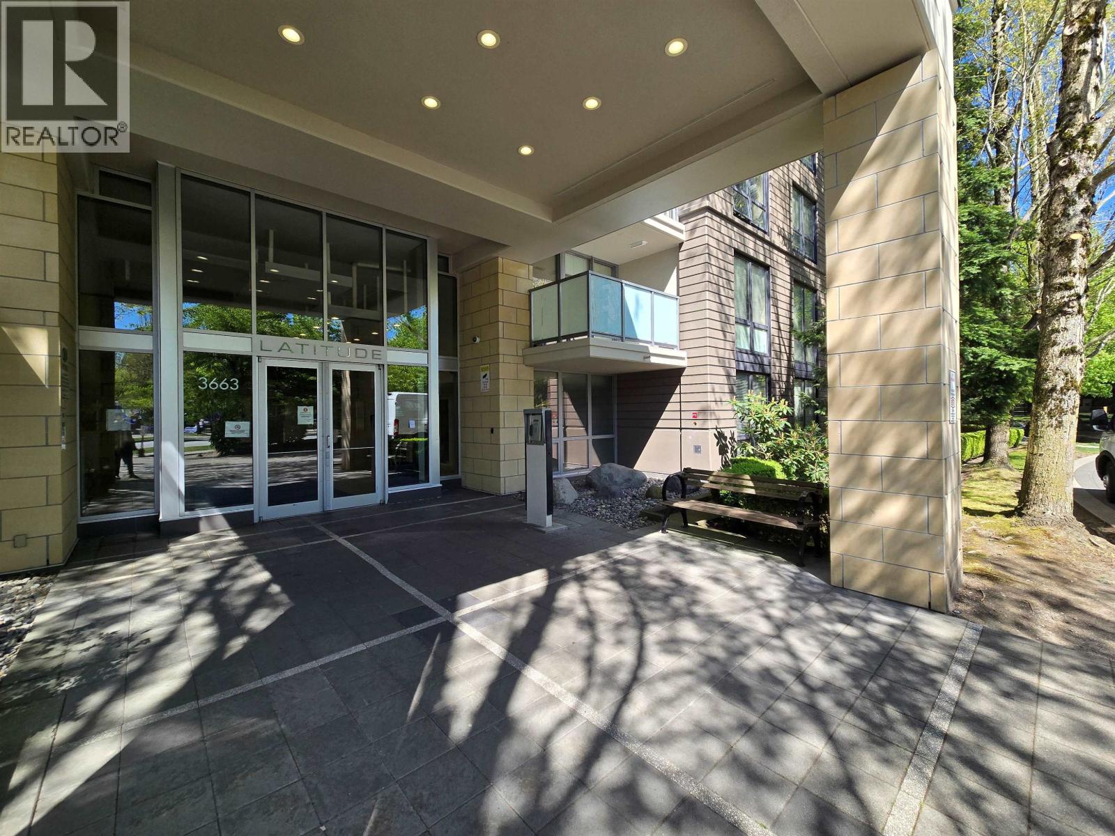 810 3663 Crowley Drive, Vancouver, British Columbia  V5R 6H4 - Photo 2 - R3118389
