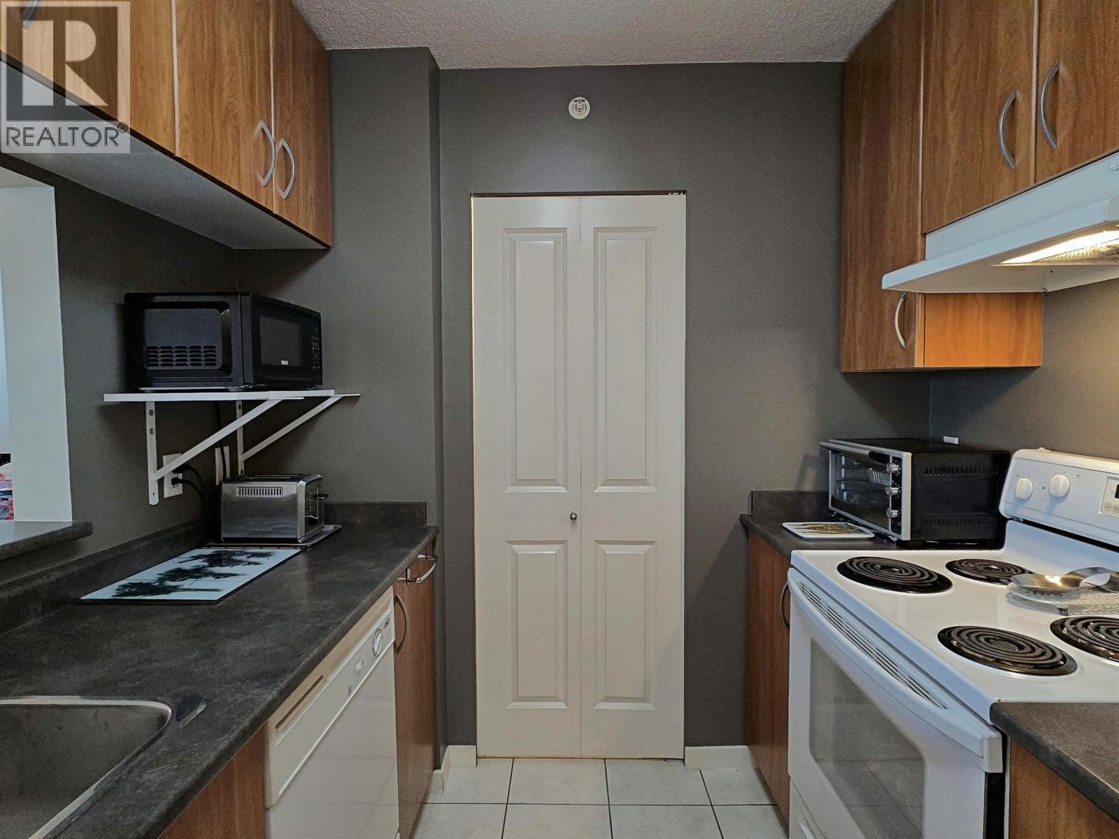 810 3663 Crowley Drive, Vancouver, British Columbia  V5R 6H4 - Photo 11 - R3118389