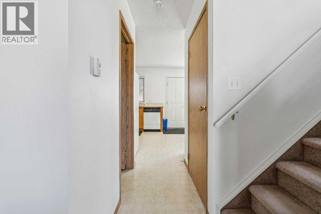 52 Martinglen Mews Ne, Calgary, Alberta  T3J 3N3 - Photo 22 - A2306491