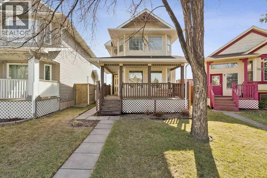 52 Martinglen Mews NE, Calgary, Alberta