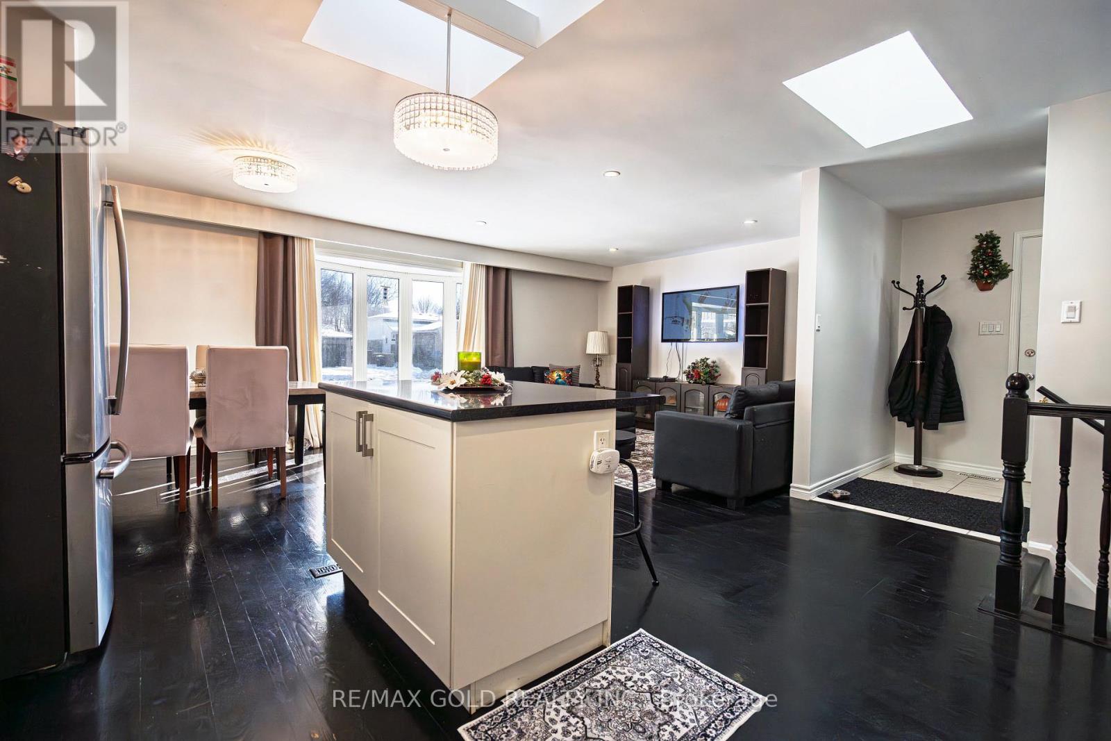 46 Elgin Drive, Brampton, Ontario  L6Y 1A8 - Photo 10 - W13075636