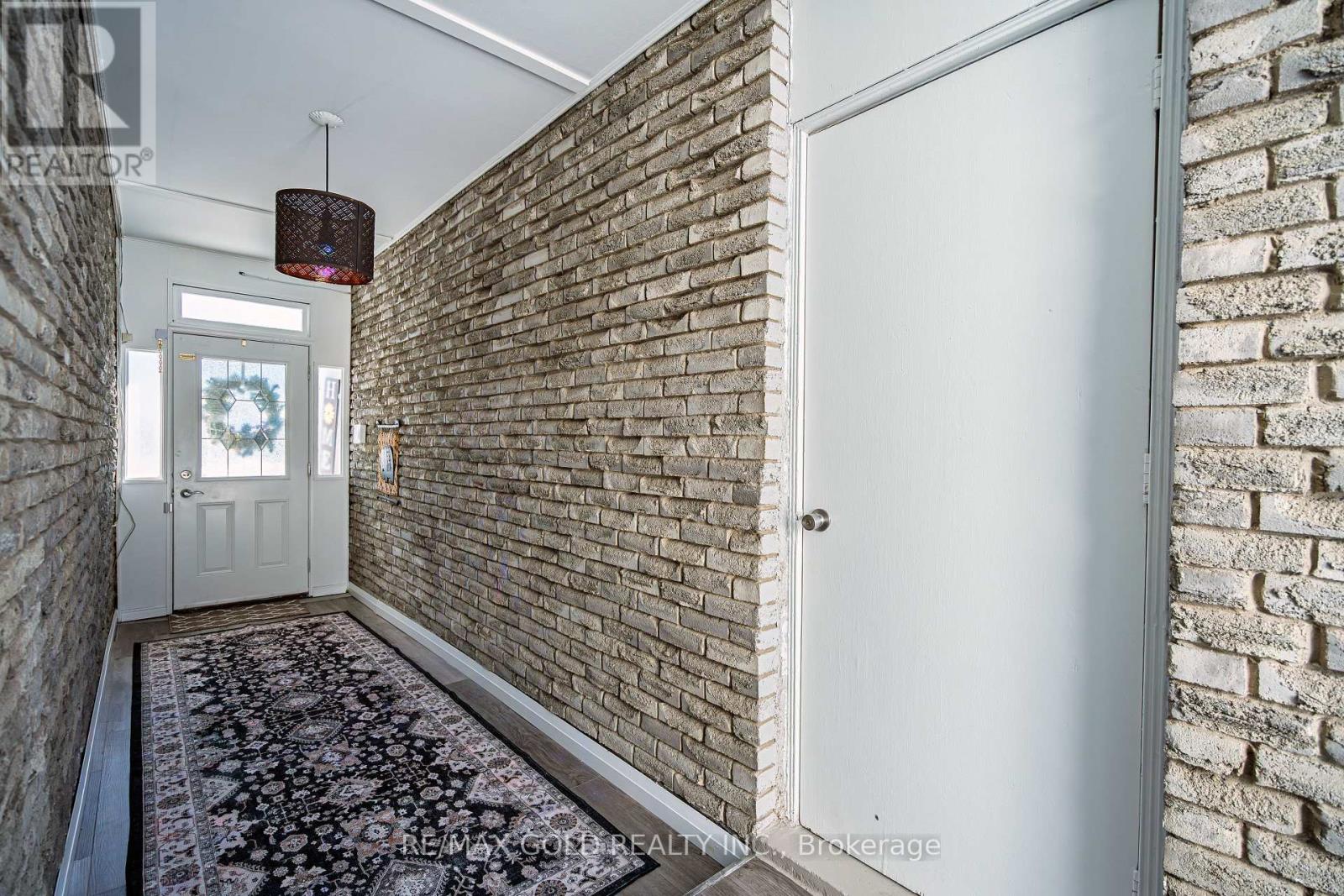 46 Elgin Drive, Brampton, Ontario  L6Y 1A8 - Photo 13 - W13075636