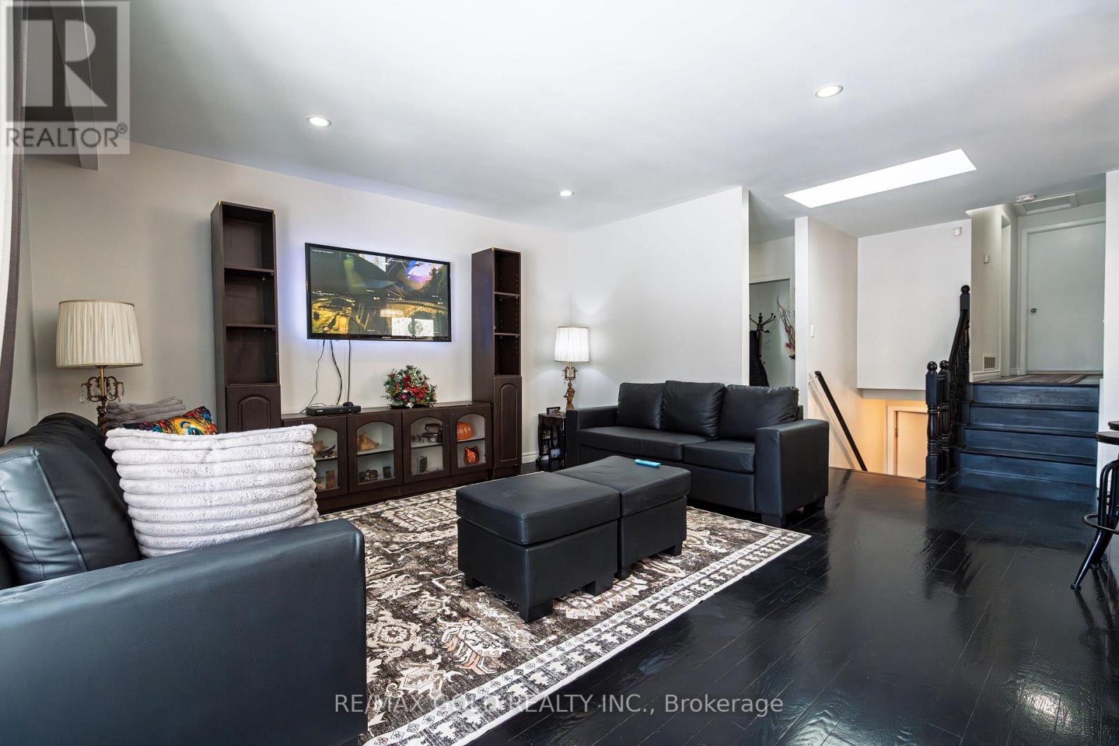 46 Elgin Drive, Brampton, Ontario  L6Y 1A8 - Photo 3 - W13075636