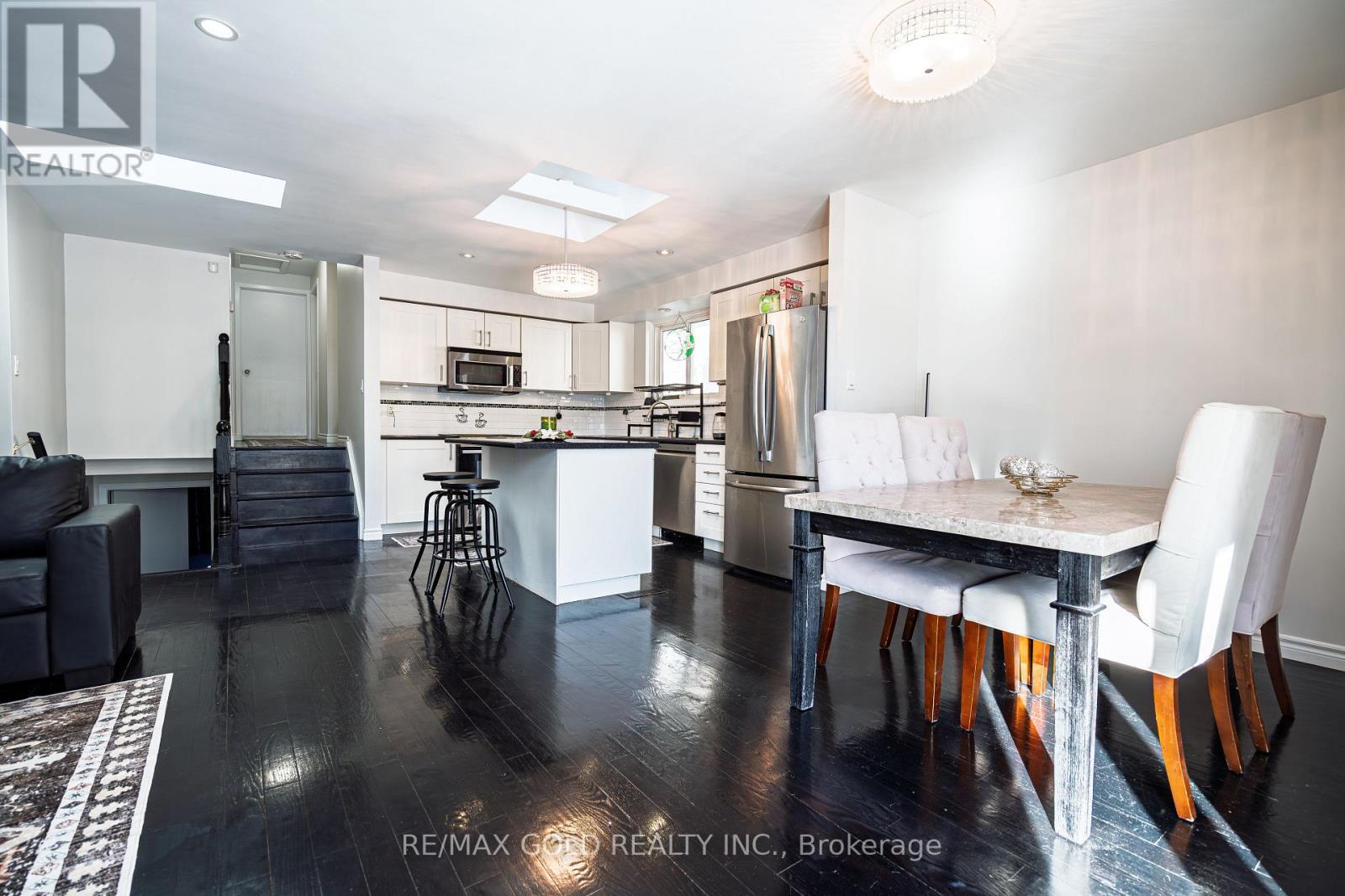 46 Elgin Drive, Brampton, Ontario  L6Y 1A8 - Photo 6 - W13075636