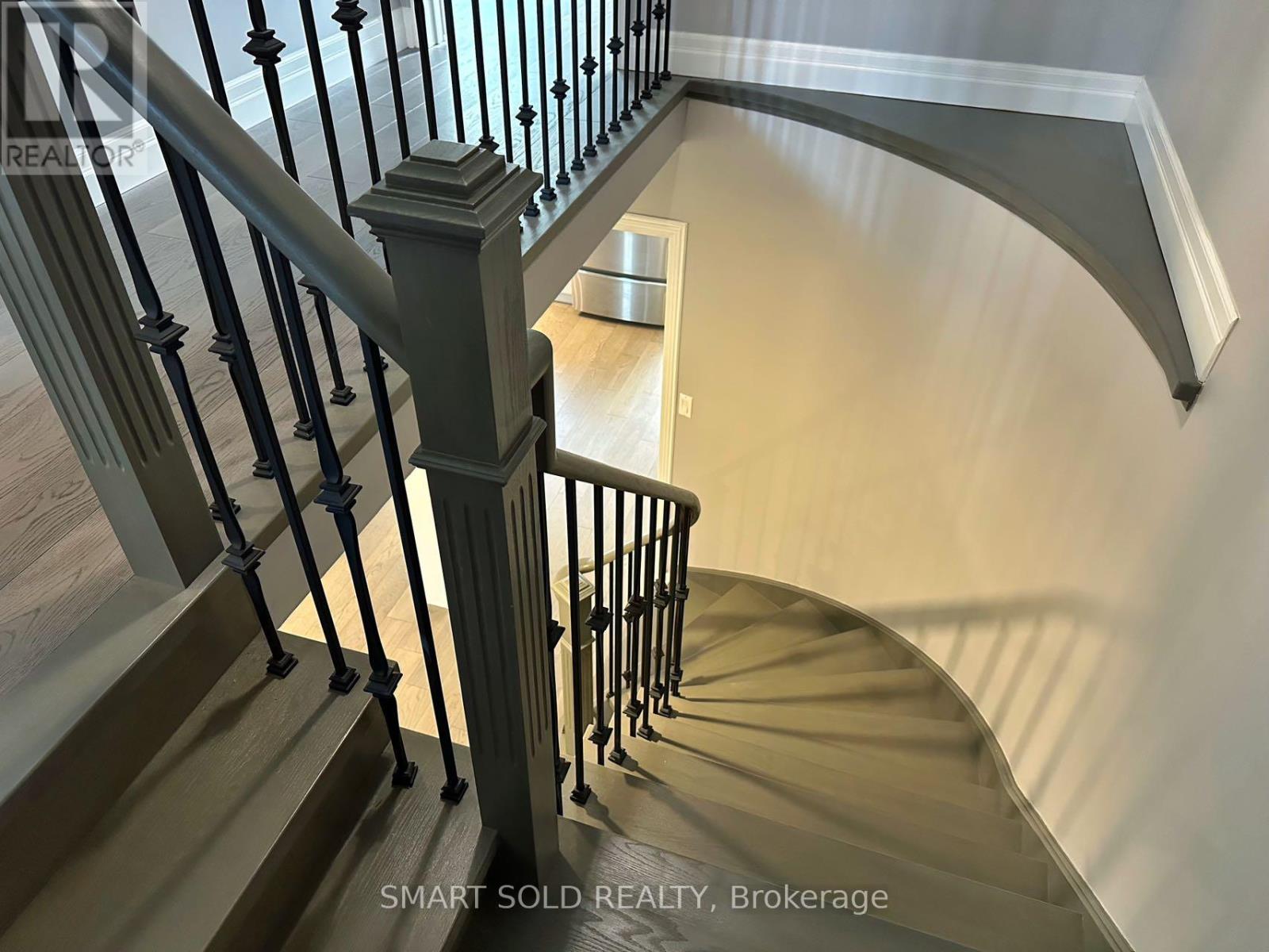 407 Ravineview Way, Oakville, Ontario  L6H 6S7 - Photo 14 - W13075652