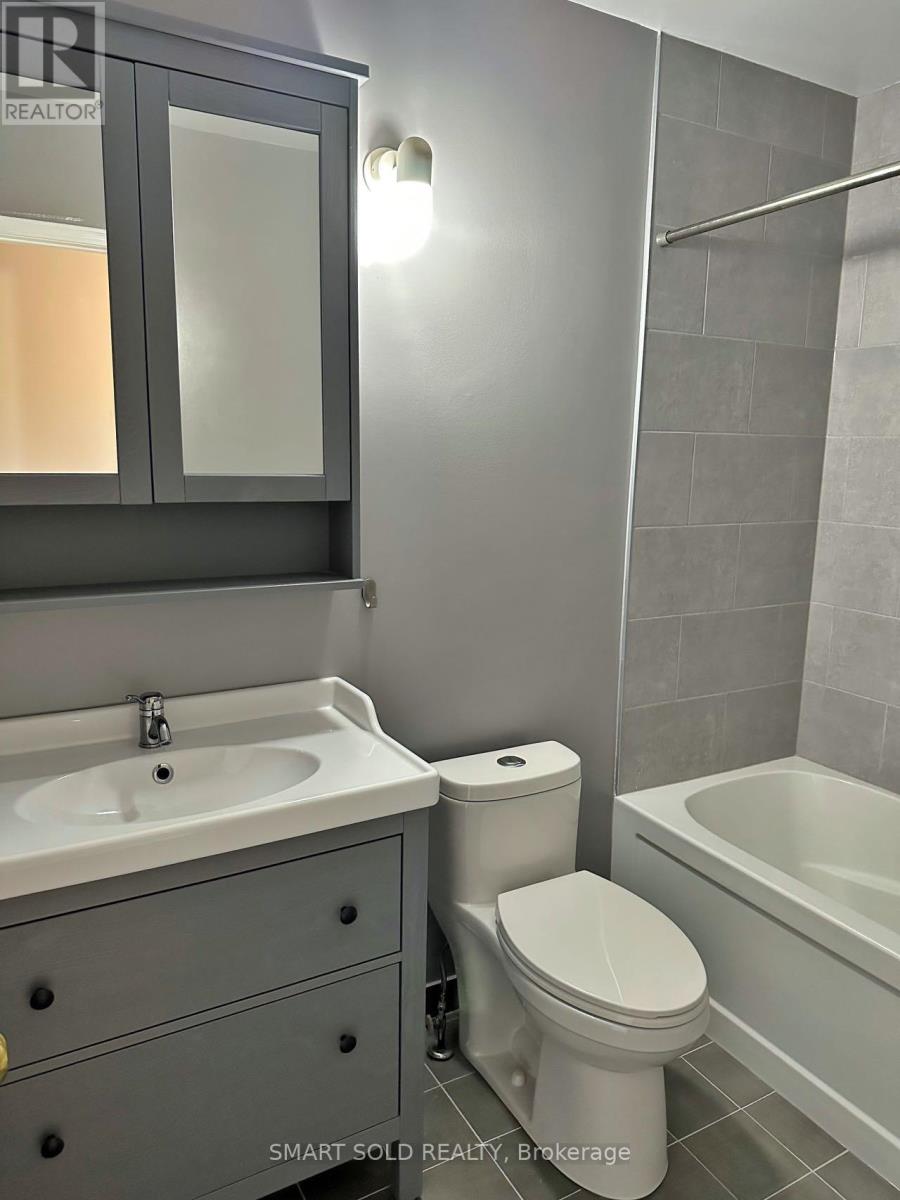 407 Ravineview Way, Oakville, Ontario  L6H 6S7 - Photo 15 - W13075652