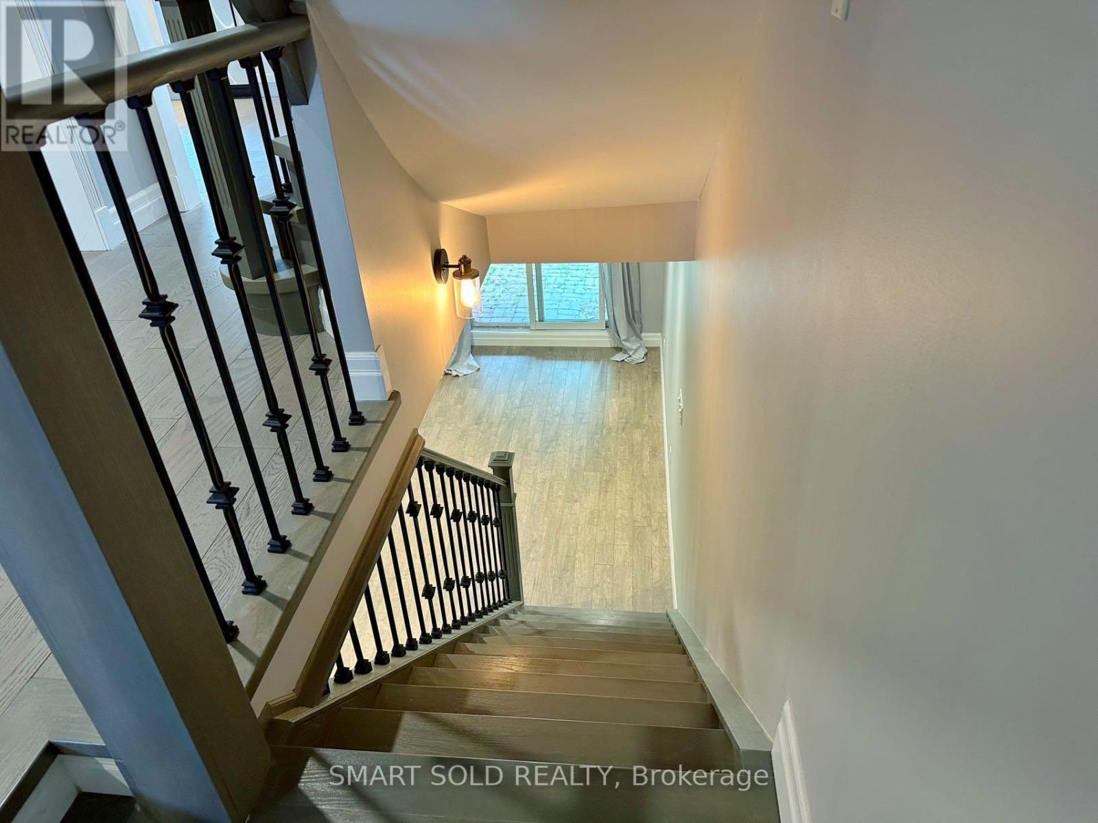 407 Ravineview Way, Oakville, Ontario  L6H 6S7 - Photo 17 - W13075652