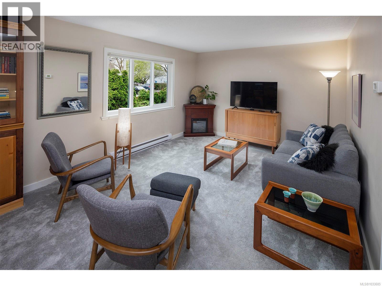 304 229 Ontario St, Victoria, British Columbia  V8V 1N1 - Photo 2 - 1033685