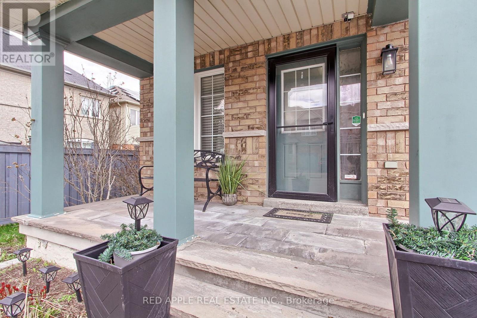 39 Booker Drive, Ajax, Ontario  L1Z 0H4 - Photo 2 - E13074288