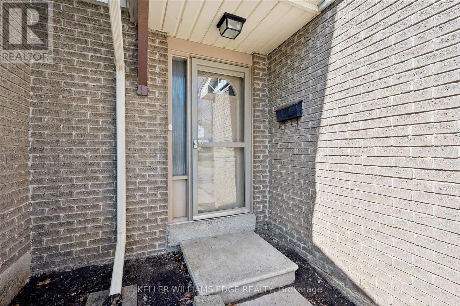 31 - 51 Paulander Drive, Kitchener, Ontario  N2M 5E5 - Photo 2 - X12909068