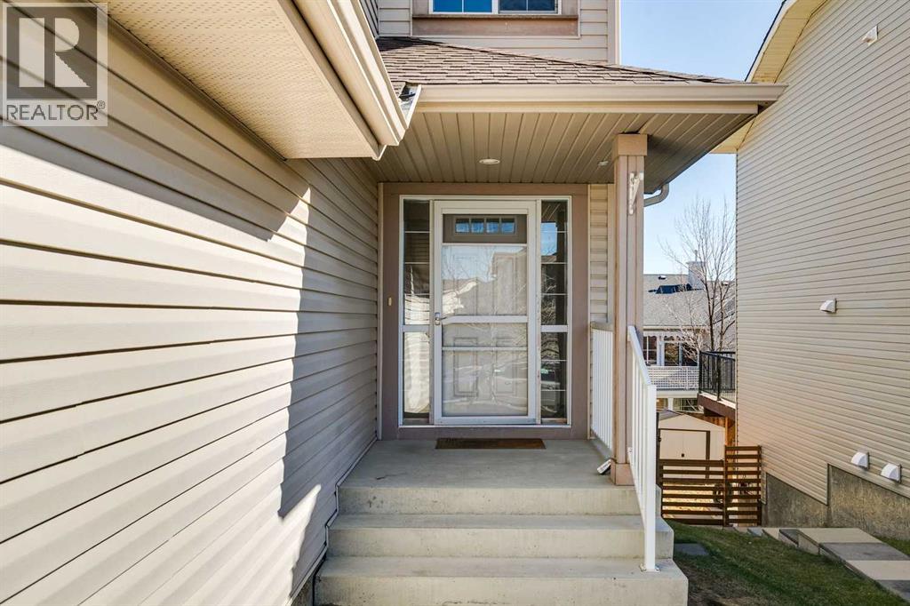 63 Westmount Circle, Okotoks, Alberta  T1S 0B7 - Photo 3 - A2302126
