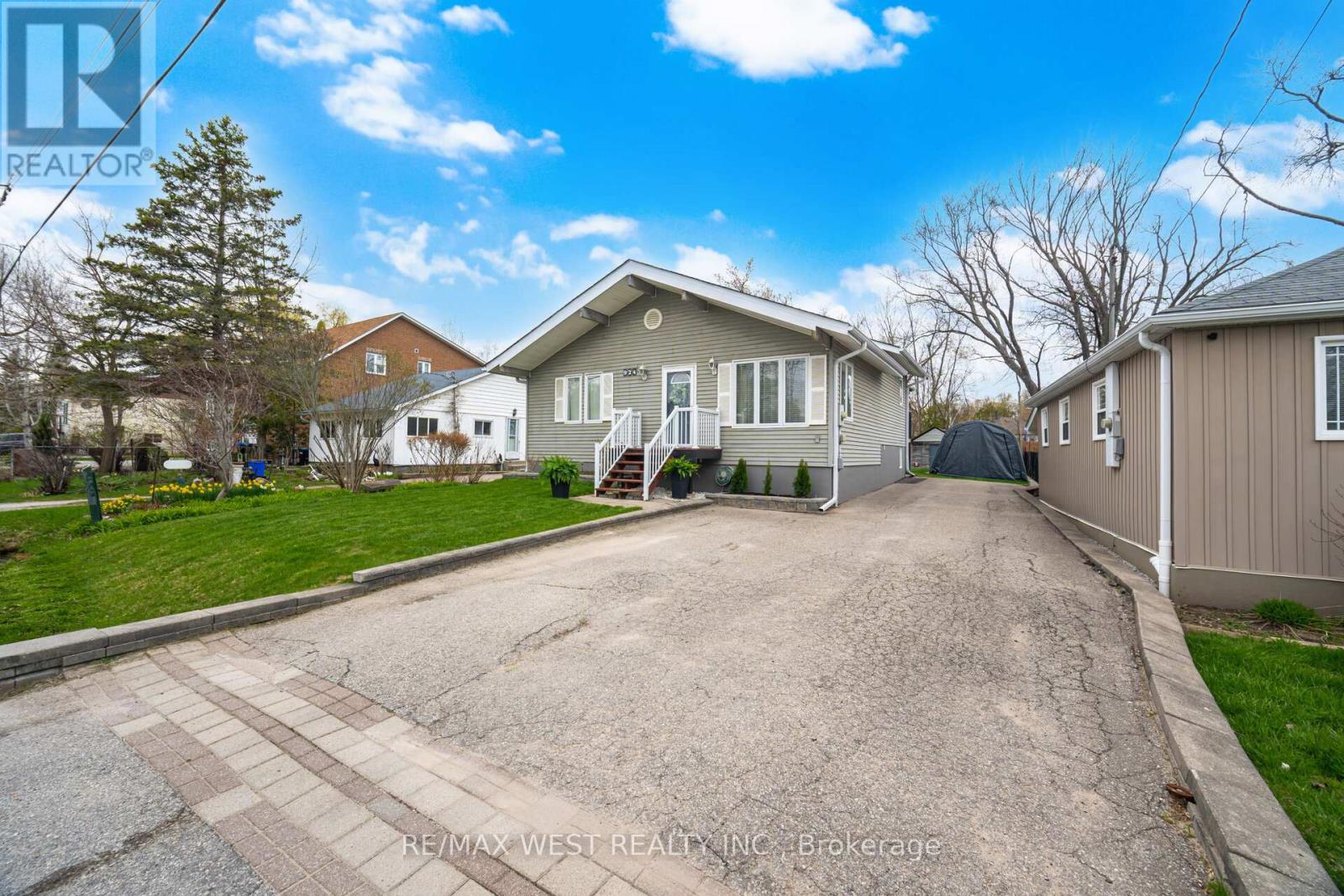 924 Vicrol Drive, Innisfil, Ontario  L9S 1V4 - Photo 2 - N12857932