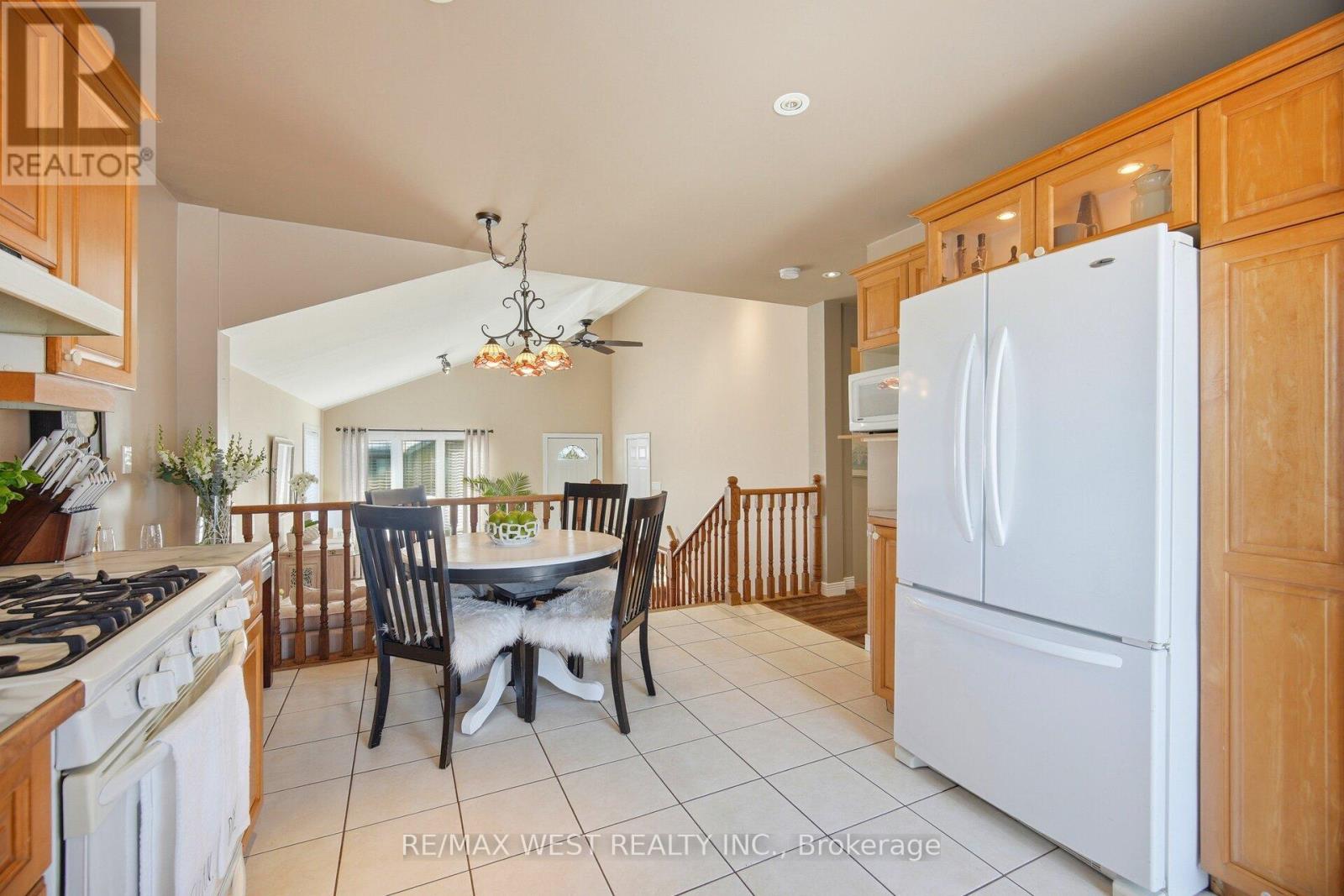 924 Vicrol Drive, Innisfil, Ontario  L9S 1V4 - Photo 16 - N12857932