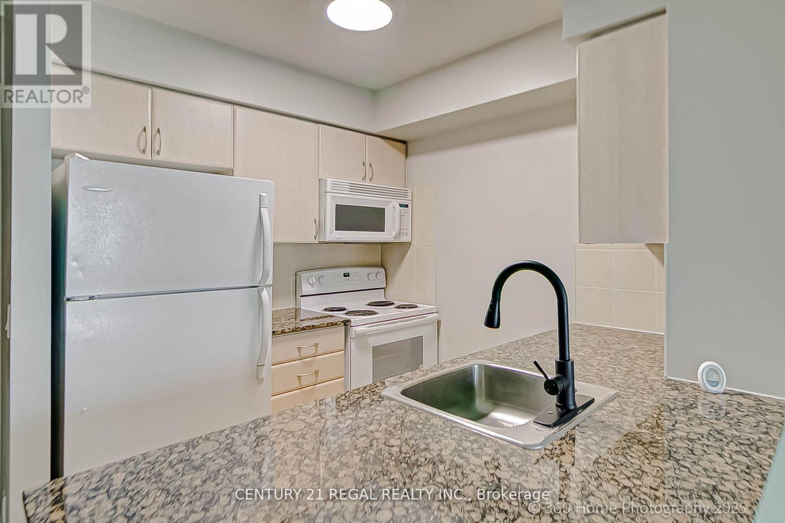 601 - 35 Bales Avenue, Toronto, Ontario  M2N 7L7 - Photo 3 - C13075664