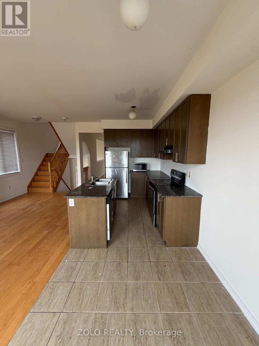 12 Agava Street, Brampton, Ontario  L7A 4S5 - Photo 4 - W12984766