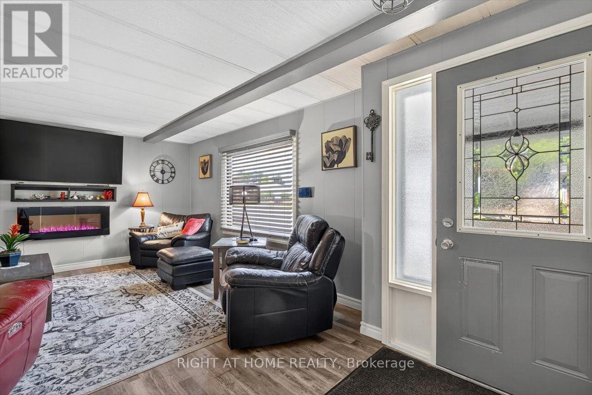 45 Linden Lane, Innisfil, Ontario  L9S 1P2 - Photo 3 - N13075684