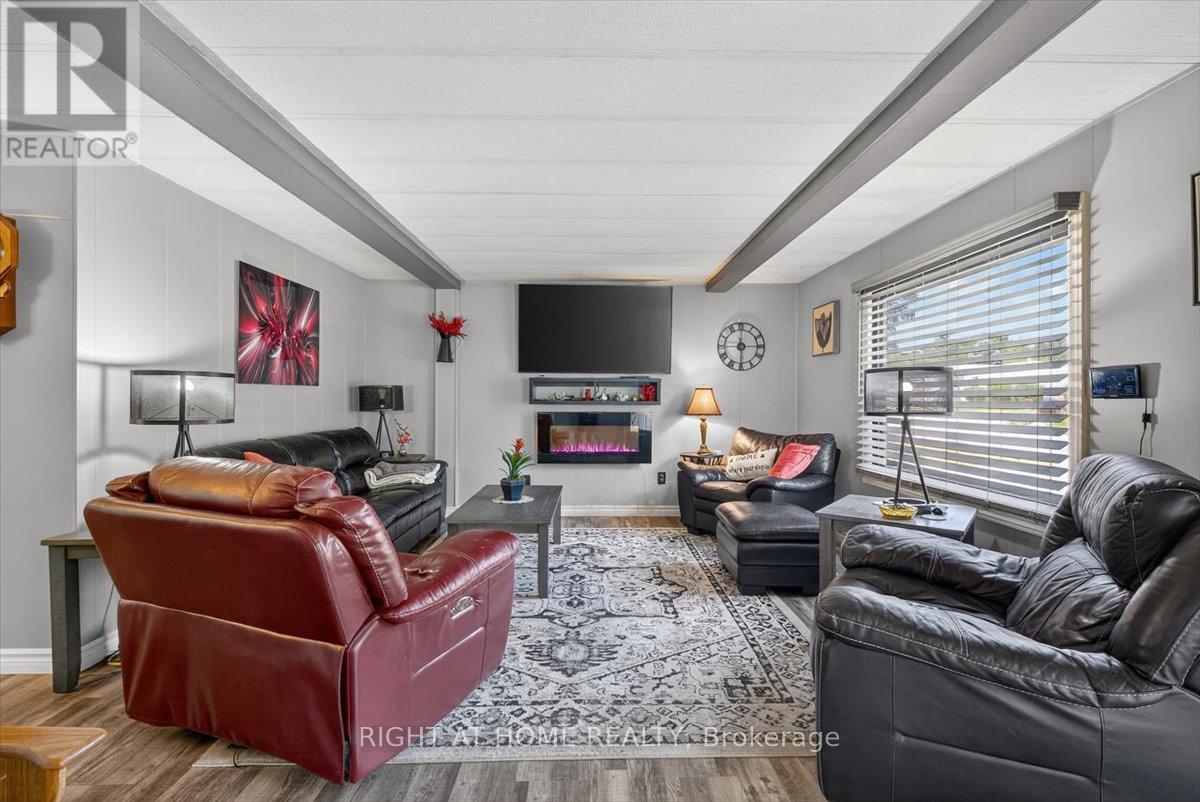 45 Linden Lane, Innisfil, Ontario  L9S 1P2 - Photo 4 - N13075684