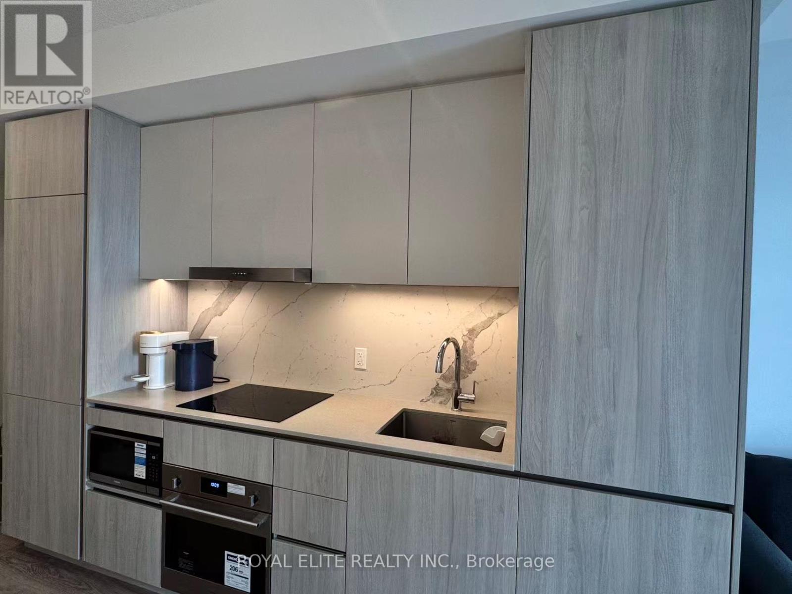 1807 - 8 Interchange Way, Vaughan (Vaughan Corporate Centre), Ontario  L4K 0R2 - Photo 6 - N13075698